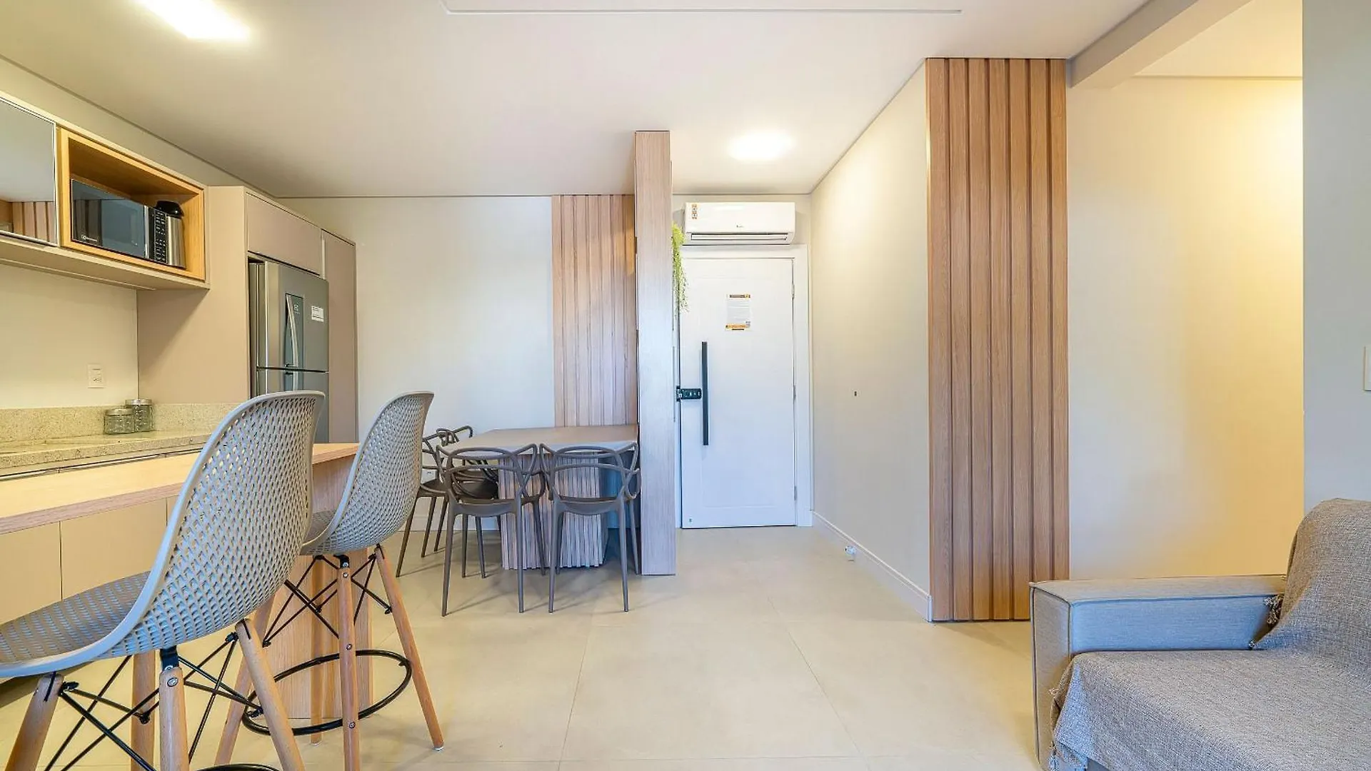 A07 - Apartamento 301 Bloco 3 - Waldgarten - 50M Do Mar - Condominio De Alto Padrao Com Piscina E Academia. Bombinhas